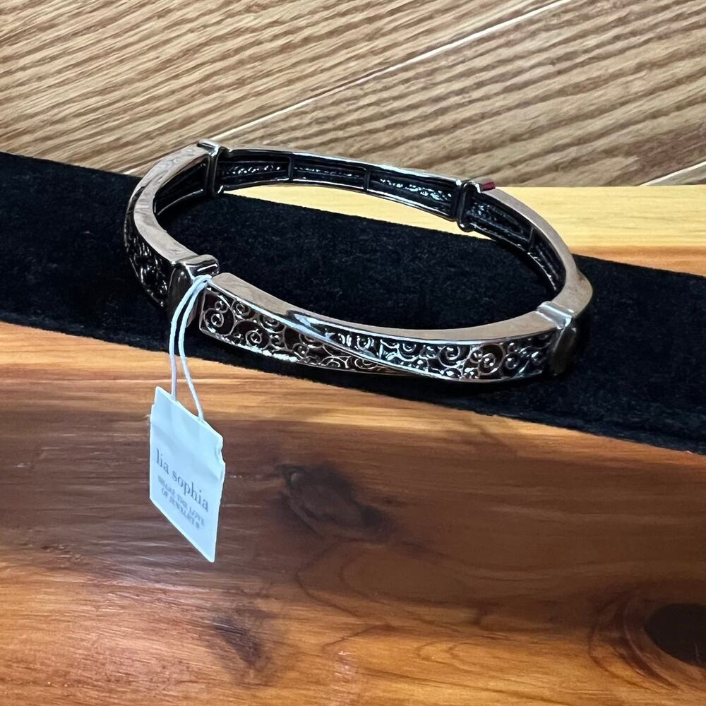 NEW Lia Sophia Delicate Filigree Silver Tone Faux Green‎ Jewel Stretch Bracelet